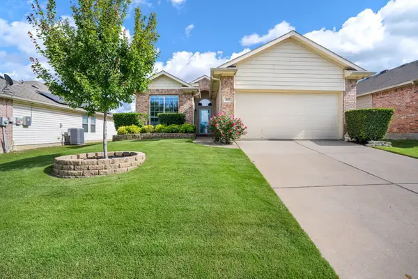 817 Rio Bravo Drive, Fort Worth, TX 76052