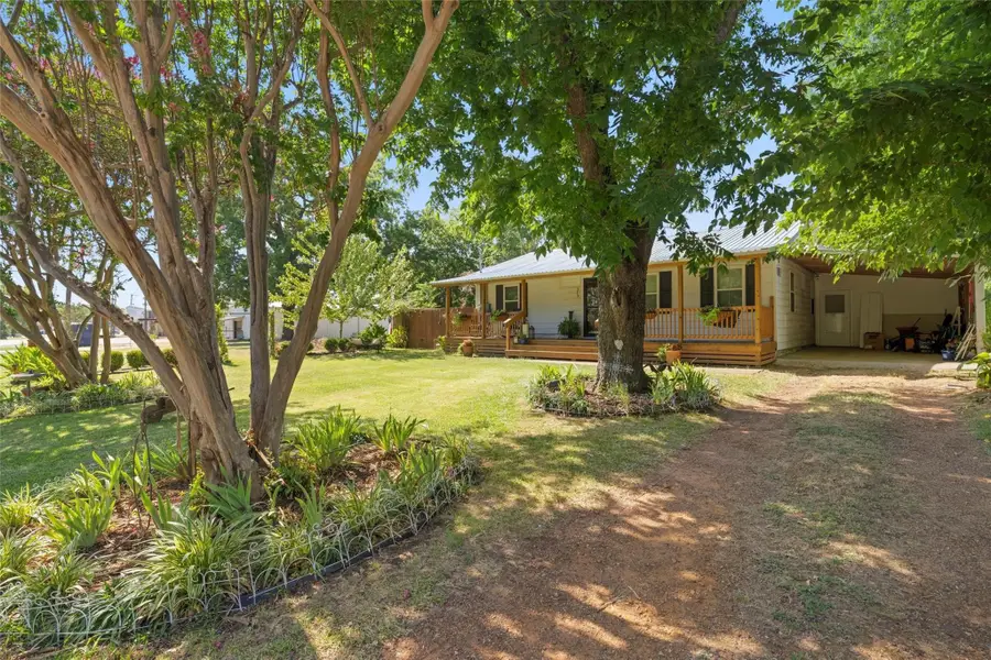 313 E Main Street, Fairfield, TX 75840 - #2