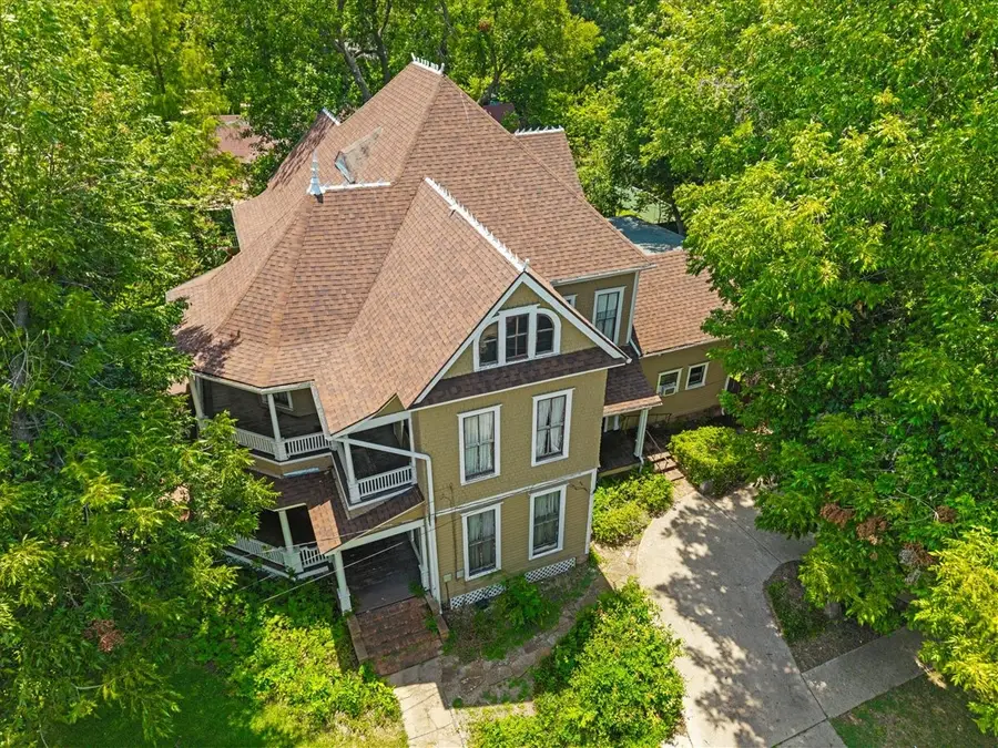 200 S Hawkins Street, Waxahachie, TX 75165 - #2