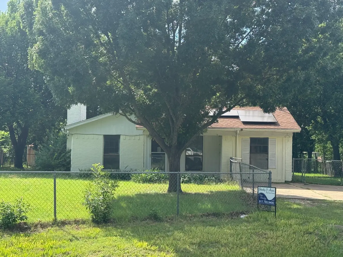 329 Walnut Avenue, Azle, TX 76020 - #1