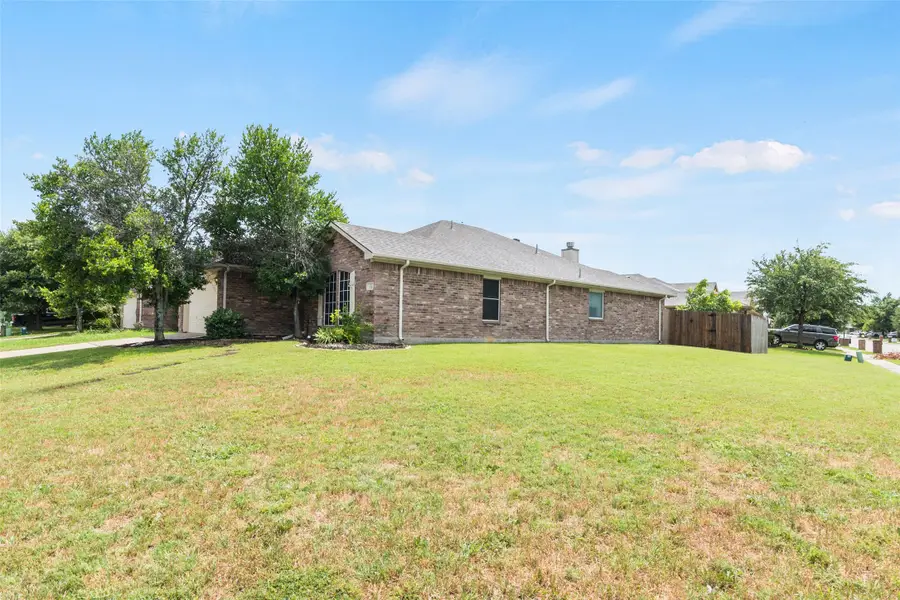 112 Bridlewood Street, Azle, TX 76020 - #3