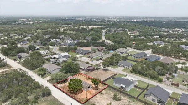 2307 Cedarwood Trail, Granbury, TX 76048