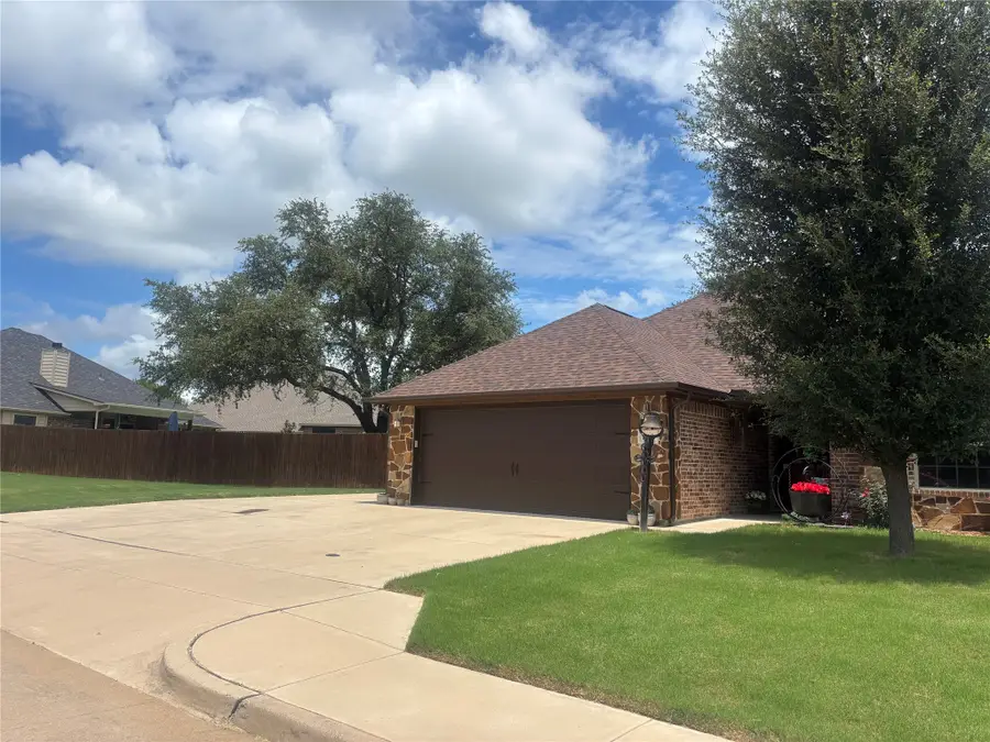 310 Donna Circle, Granbury, TX 76049 - #2