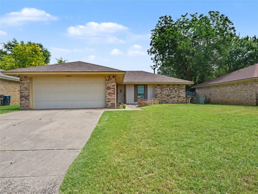 7325 S Meadow Drive E, Fort Worth, TX 76133 - #2