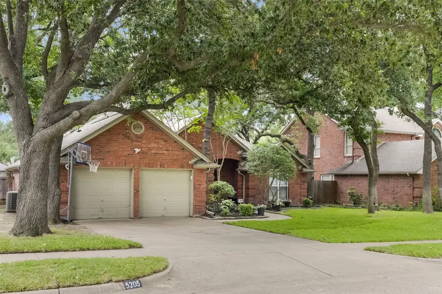 5205 Shadow Glen Drive, Grapevine, TX 76051 - #2