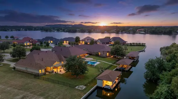 1011 Sunset Bay Court, Granbury, TX 76048