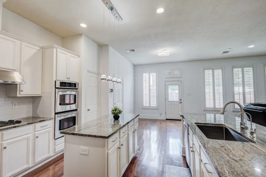 9718 Wolf Creek Drive, Irving, TX 75063 - #2
