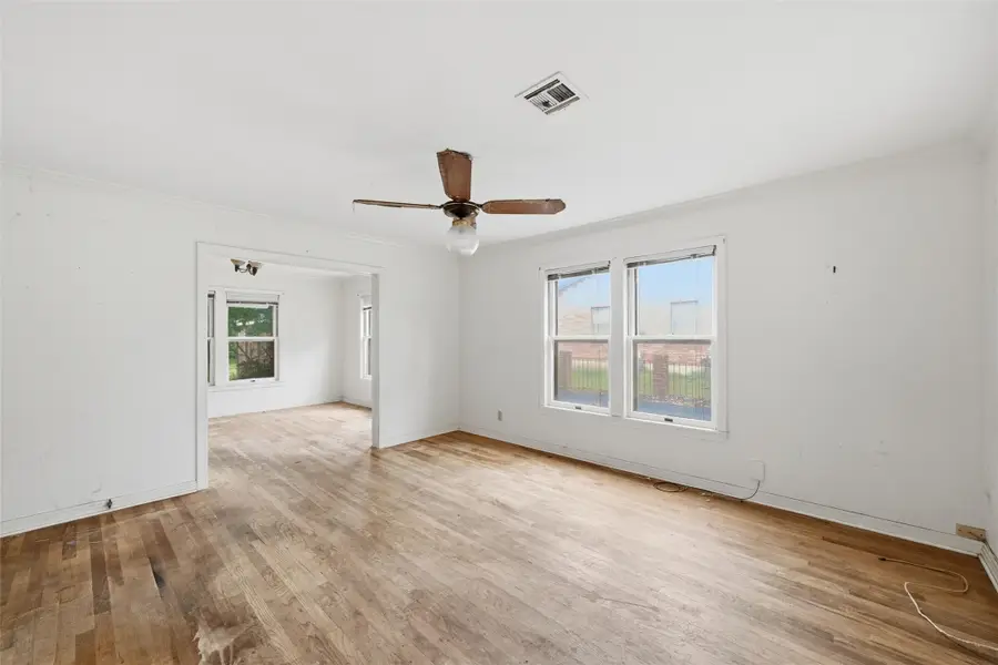 903 S Harrison Street, McGregor, TX 76657 - #2