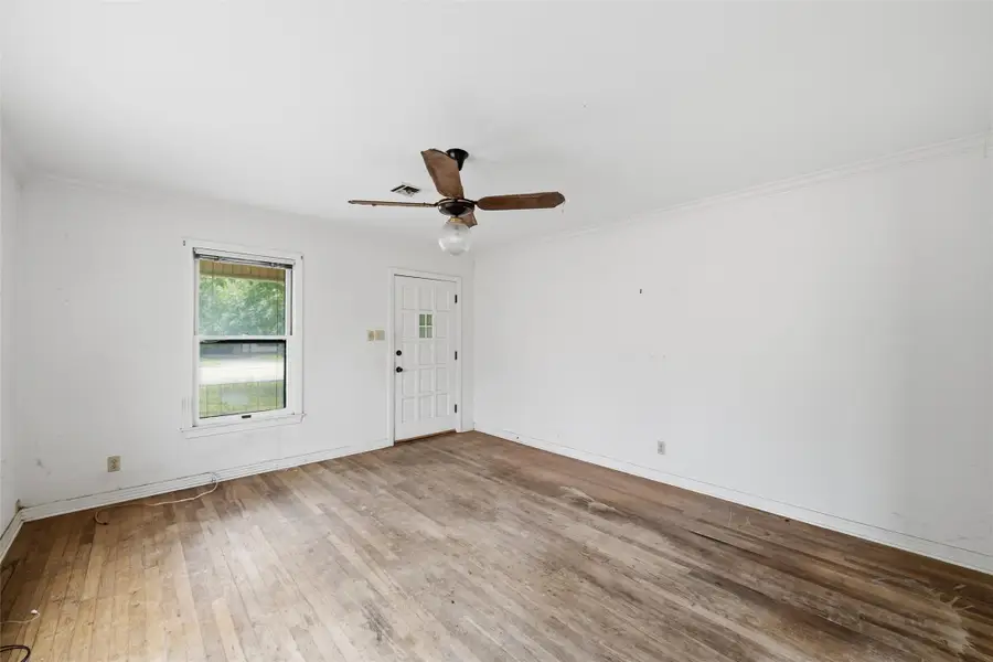 903 S Harrison Street, McGregor, TX 76657 - #3