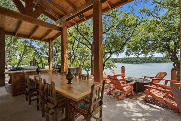 402 Lake Point Drive, Gordon, TX 76453