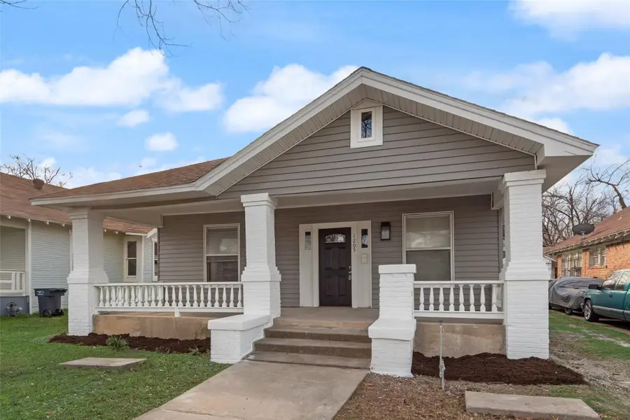 1205 W Arlington Avenue, Fort Worth, TX 76110 - #2