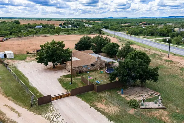 616 W Main Street, Bronte, TX 76933