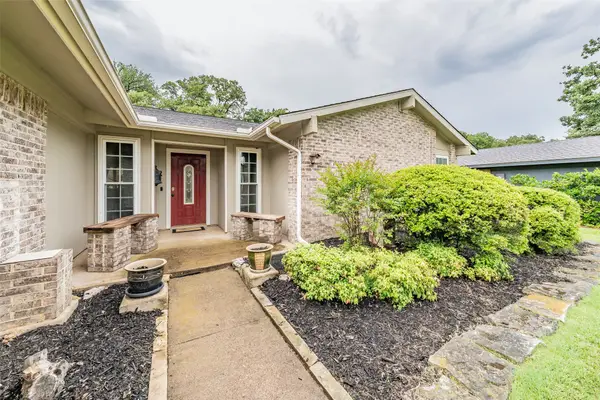 303 Shelmar Drive, Euless, TX 76039