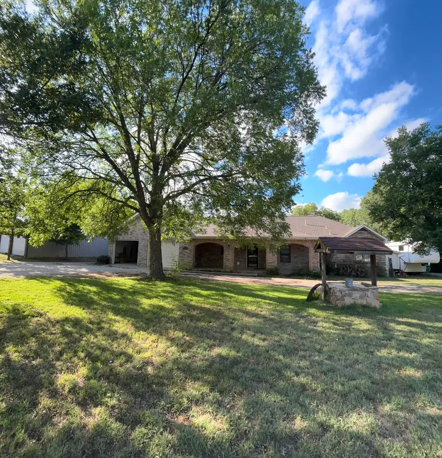 264 Oak Street, Nocona, TX 76255 - #2