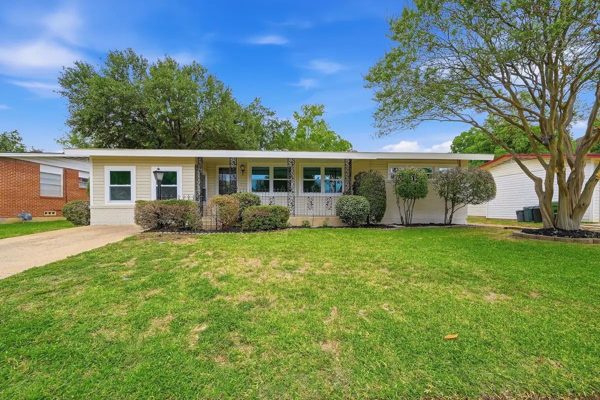 716 Pine Street, Hurst, TX 76053 - #1