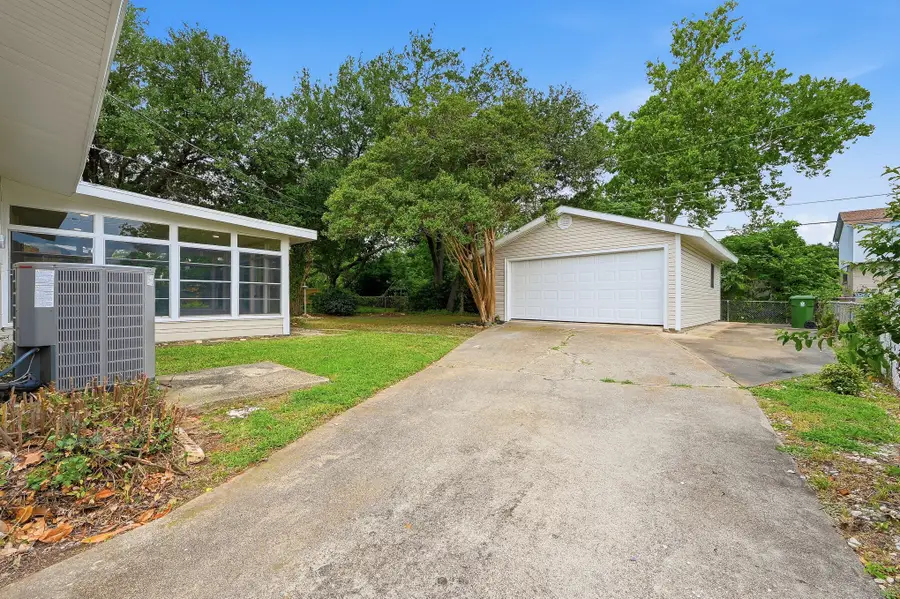 716 Pine Street, Hurst, TX 76053 - #2