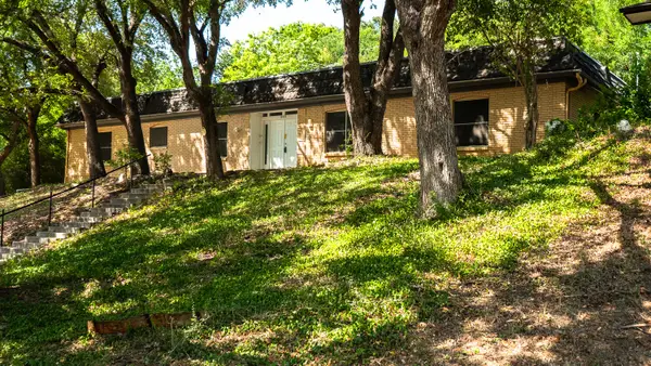 605 Blue Lake Drive, Fort Worth, TX 76103