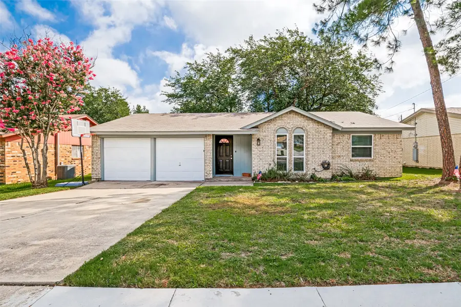 1911 Devonshire Drive, Arlington, TX 76015 - #2