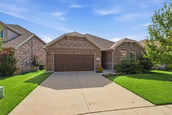 8312 Pine Meadows Drive, Fort Worth, TX 76244