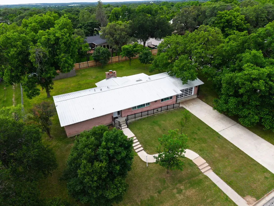 708 W North Avenue, Lampasas, TX 76550 - #3