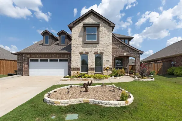 8229 Spitfire Trail, Aubrey, TX 76227