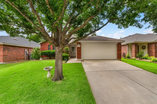 8421 Cactus Flower Drive, Fort Worth, TX 76131