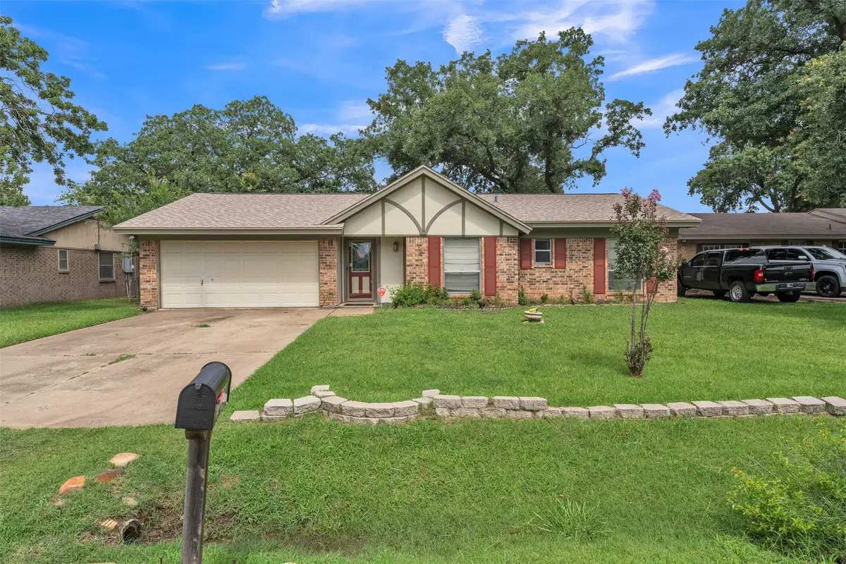 205 Mountain View Drive, Azle, TX 76020 - #1