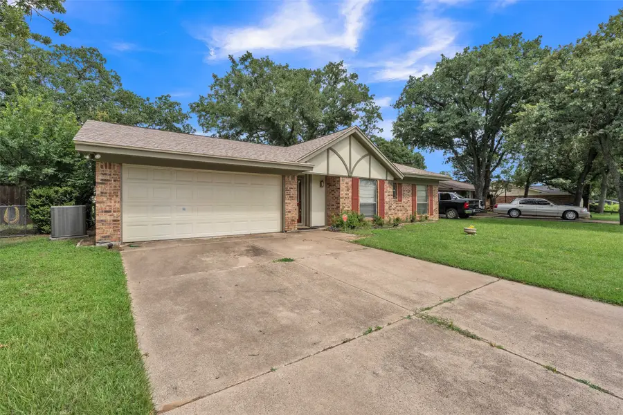 205 Mountain View Drive, Azle, TX 76020 - #2