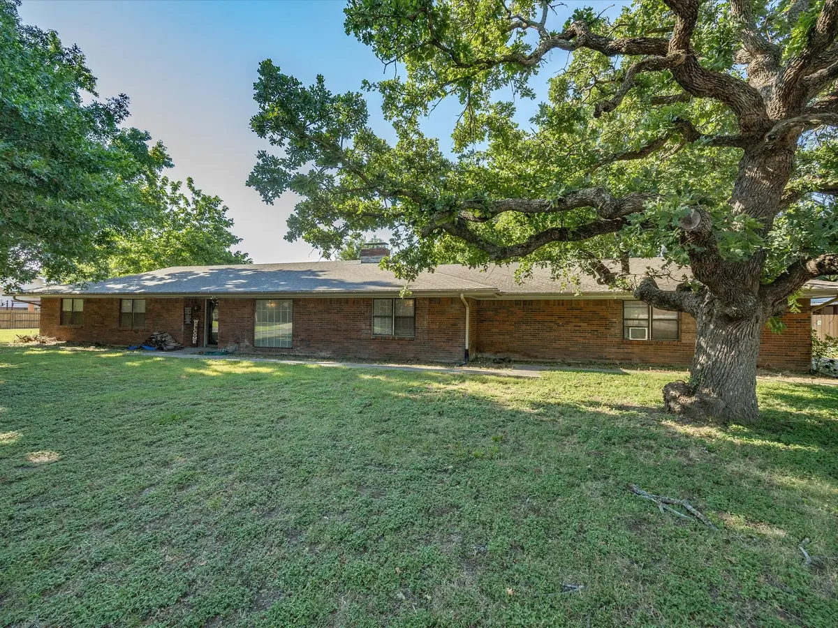901 Pebble Street, Bowie, TX 76230 - #1