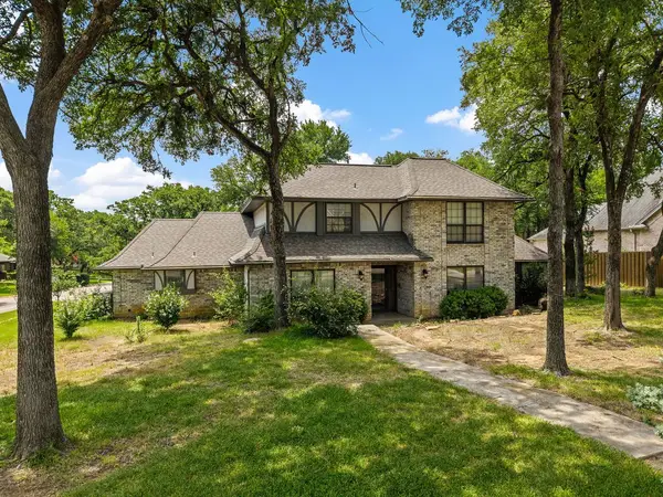 8724 Racquet Club Drive, Fort Worth, TX 76120