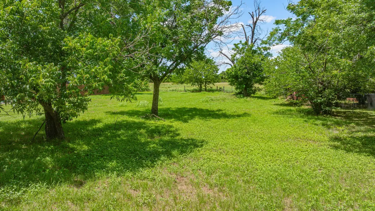 912 W Bridge Street, Granbury, TX 76048 - #1