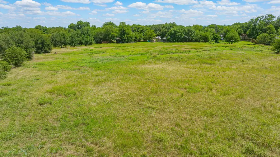 912 W Bridge Street, Granbury, TX 76048 - #2