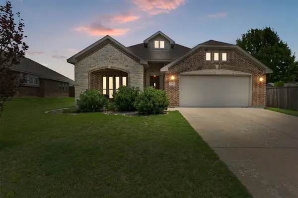 204 Briarstone Drive, Alvarado, TX 76009
