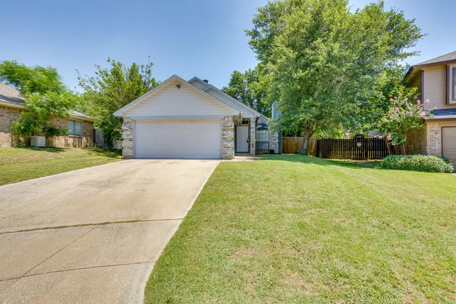 6604 Aztec Court, Lake Worth, TX 76135 - #2