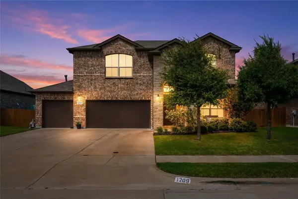 1209 Alnwick Lane, Saginaw, TX 76131