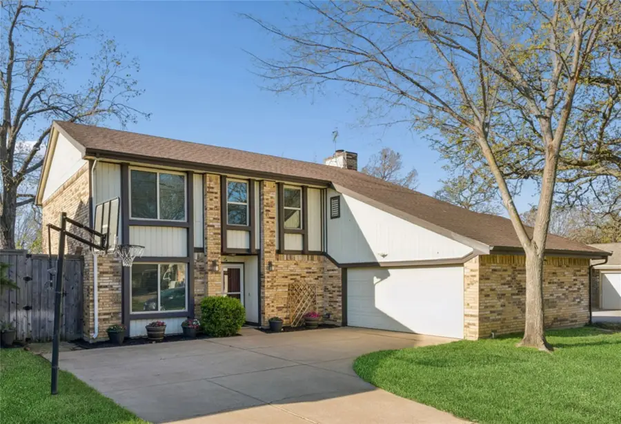 304 Lark Lane, Euless, TX 76039 - #3