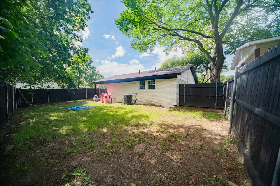 107 W Purdom Avenue, Alvarado, TX 76009 - #2