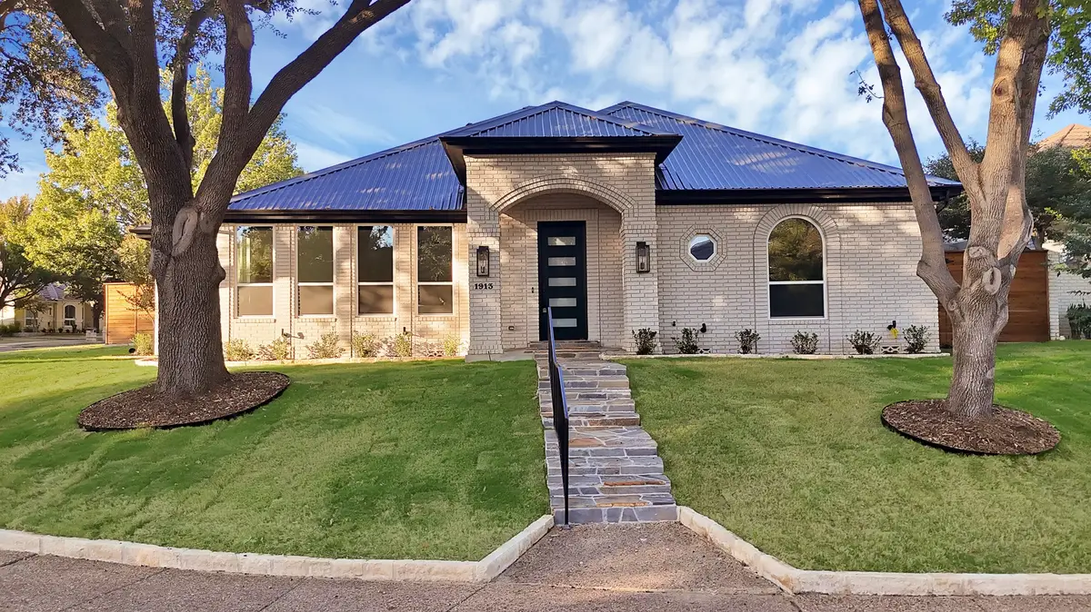 1913 Crockett Circle, Irving, TX 75038 - #1