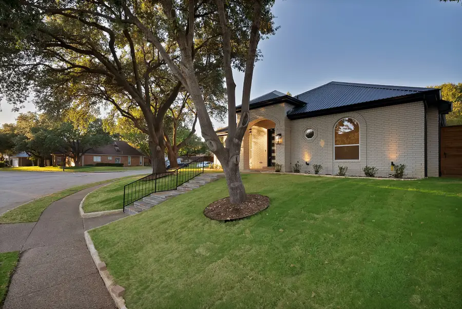 1913 Crockett Circle, Irving, TX 75038 - #3