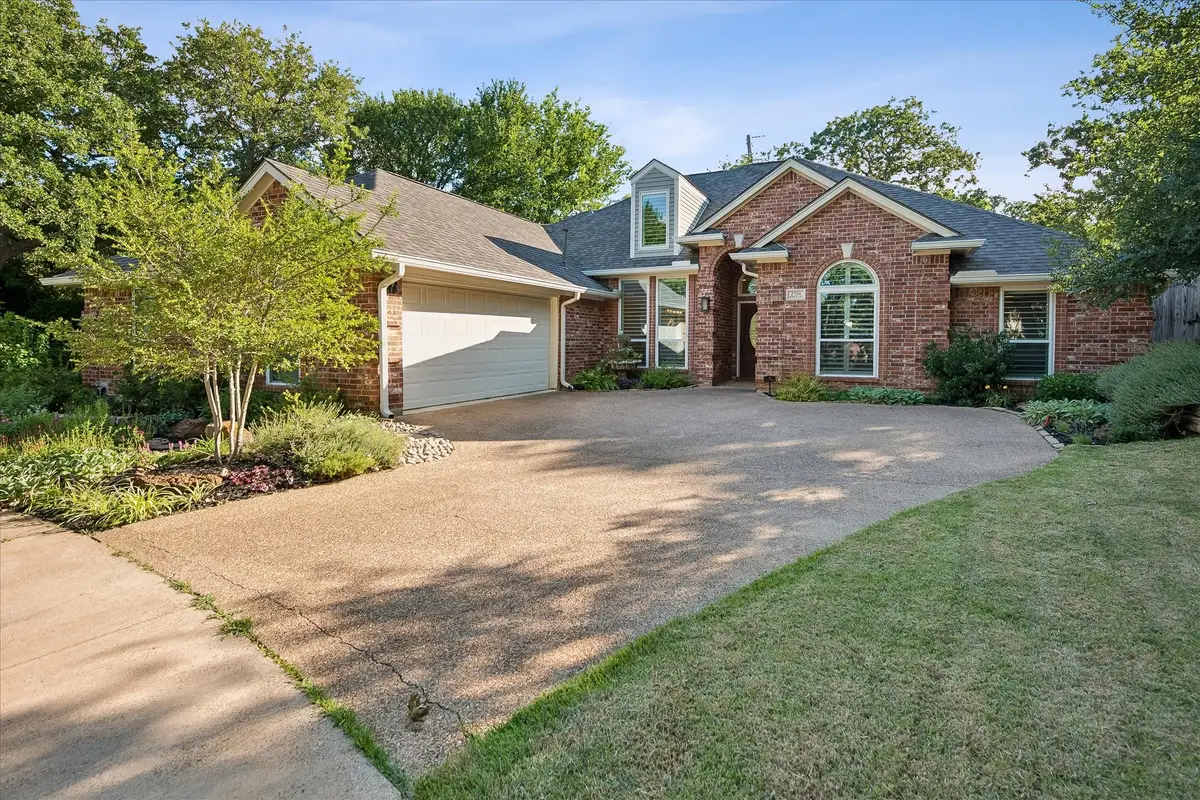 2701 Hidden Lake Drive, Grapevine, TX 76051 - #1