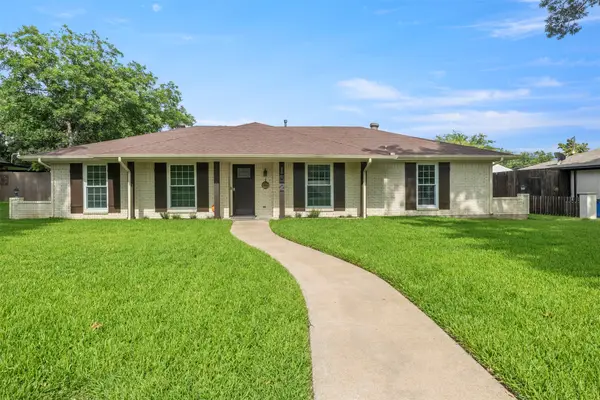 152 Stardust Lane, DeSoto, TX 75115