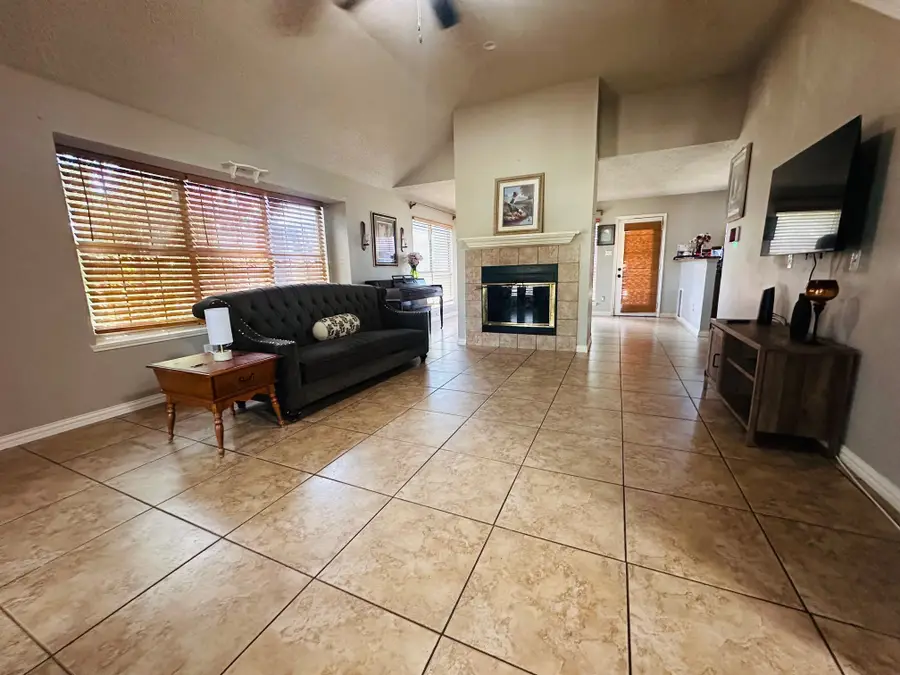 8501 Brushy Creek Trail, Fort Worth, TX 76118 - #3
