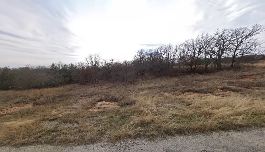 500 Bluffs Avenue, Bowie, TX 76230 - #2