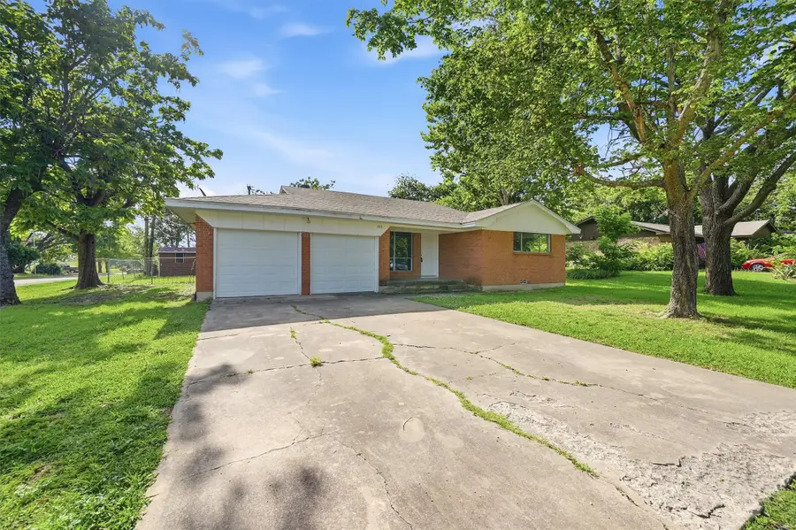 901 Maple Street, Howe, TX 75459 - #2