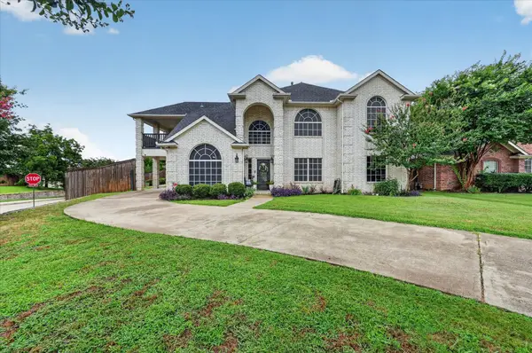 851 Bridle Path, Burleson, TX 76028