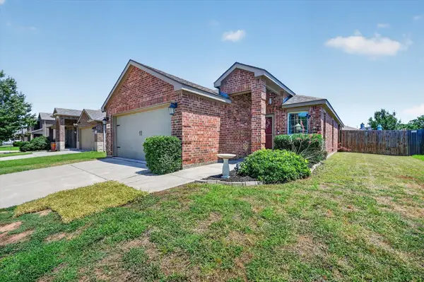 1205 Cheyenne Drive, Aubrey, TX 76227