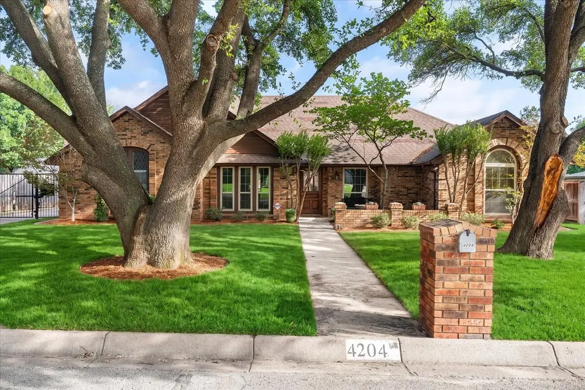 4204 Misty Meadow Drive, Fort Worth, TX 76133 - #1