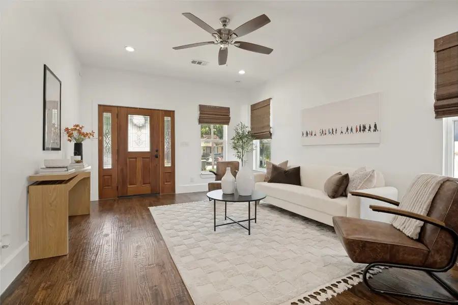 916 S Montreal Avenue, Dallas, TX 75208 - #3