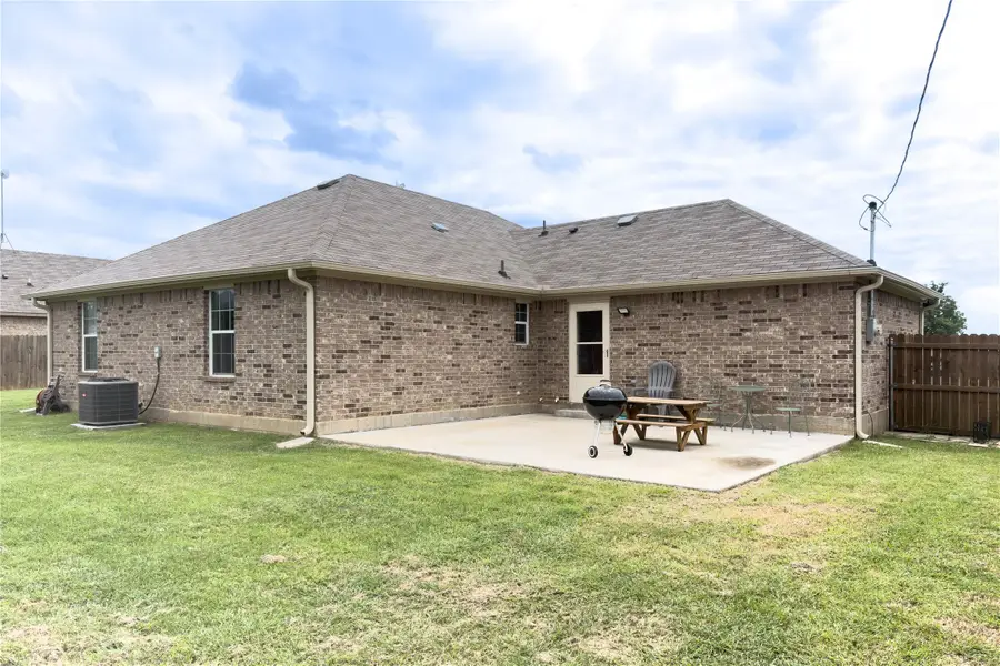 296 Summit Drive, Mineral Wells, TX 76067 - #3