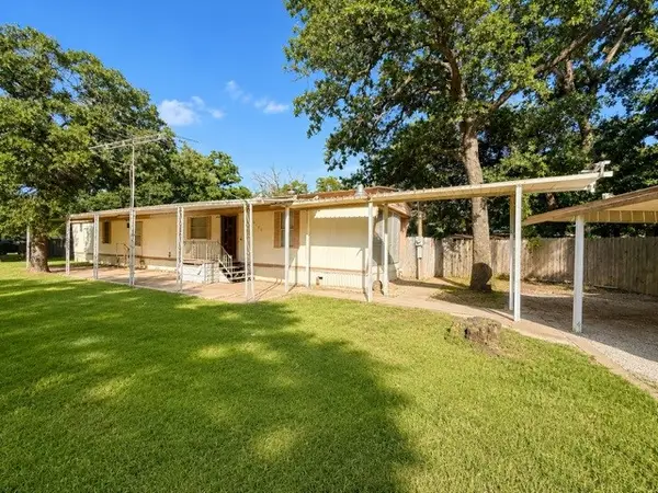 12109 Lunar Lane, Burleson, TX 76028
